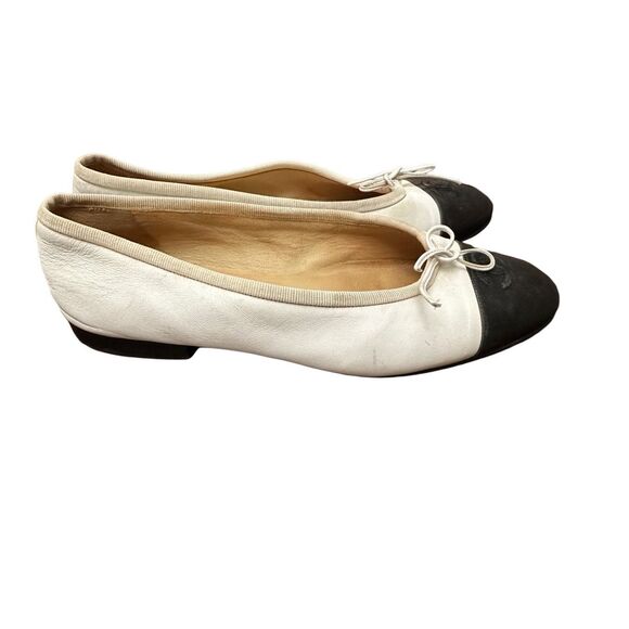 CHANEL Interlocking CC Logo Leather Ballet Flats Women's Size:38 US 7.5 - Picture 3 of 9